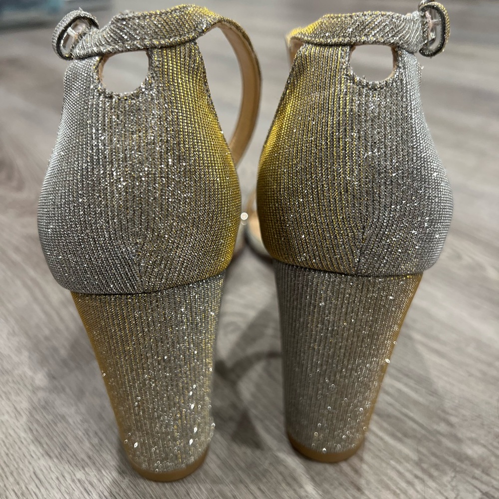 Stuart Weitzman size 11 shoes. - Picture 4 of 8